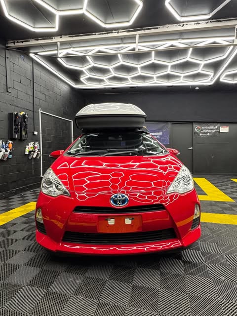 2014 Toyota Prius c / Aqua